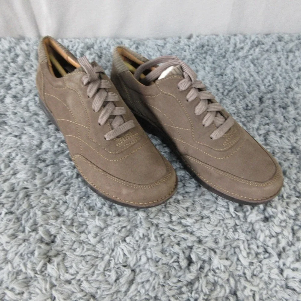 Clarks Shoes Womens Size 7 Brown Nubuck Unstructured Comfort Sneaker NWOB
